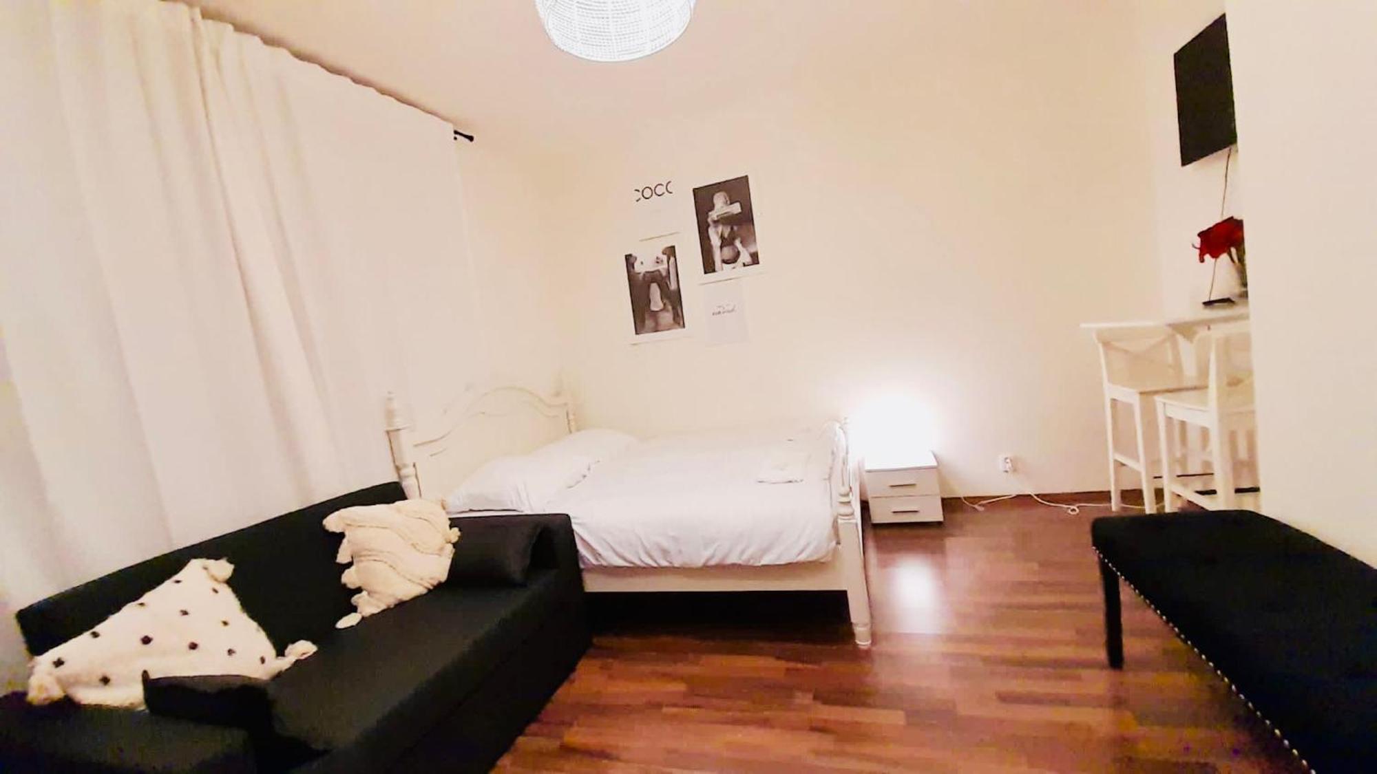 Cozy Homestay At Andel Prága Kültér fotó